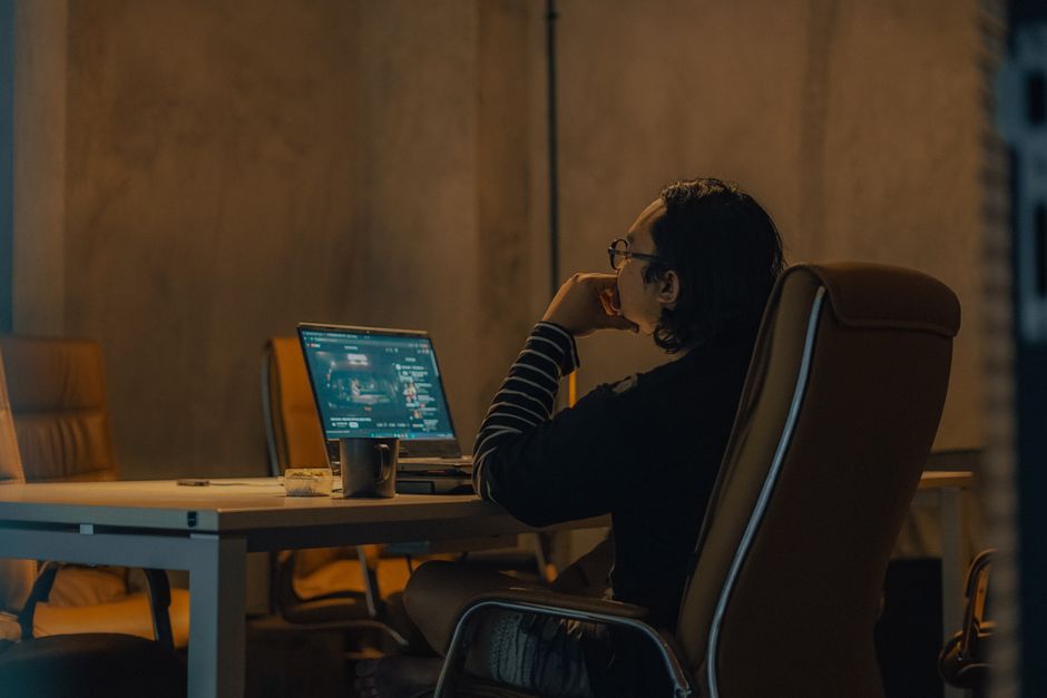 Pescoço e ombros: a postura no home office